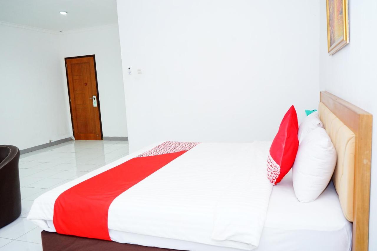 Oyo 480 Hotel Demuon Belitung Bagian luar foto